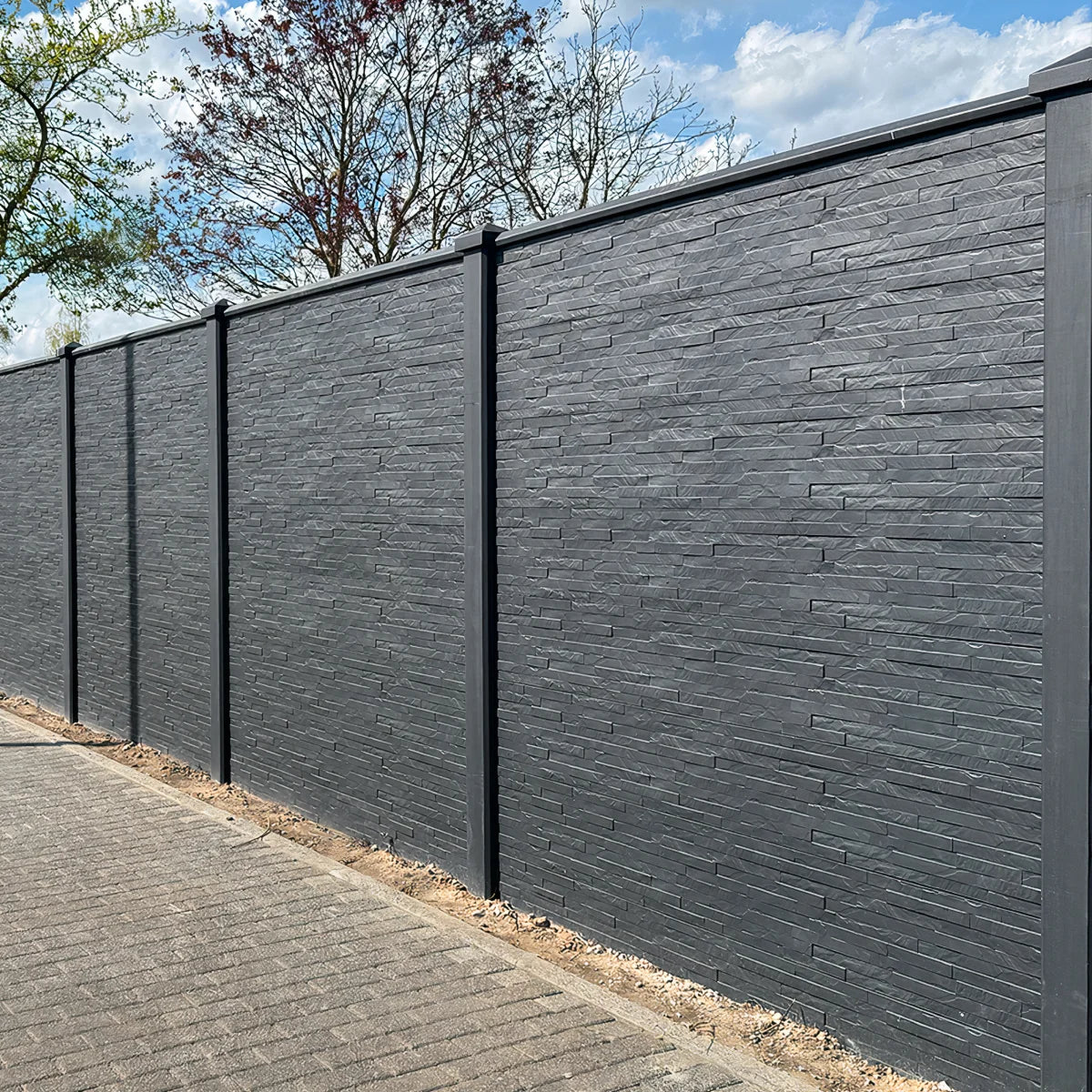 Beidseitige Betonzaunplatte Motiv Schiefer anthrazit – Sichtschutzzaun aus Beton