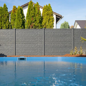 Beidseitige Betonzaunplatte Motiv Fels anthrazit – Sichtschutzzaun aus Beton