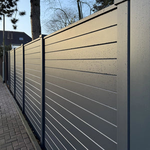 Beidseitige Betonzaunplatte Motiv Modern anthrazit – Sichtschutzzaun aus Beton