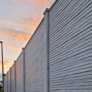 Beidseitige Betonzaunplatte Motiv Mikado naturgrau – Sichtschutzzaun aus Beton