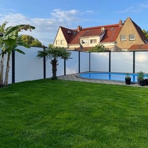 Beidseitige Betonzaunplatte Motiv Modern naturgrau – Sichtschutzzaun aus Beton