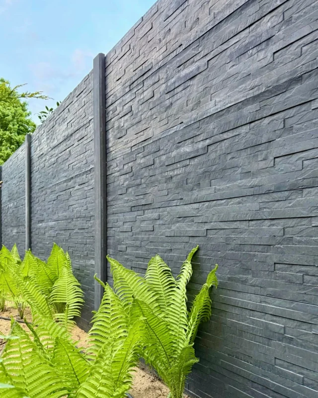 Coated Anthrazit Schiefer-Motiv Betonzaunplatten sind diesen Sommer der absolute Favorit – und ganz ehrlich, wer ist da überrascht? 😏

______________
⠀
Bestellen Sie über unsere Website oder rufen Sie uns an oder schicken Sie uns eine Nachricht, um die Einzelheiten zu erfahren!

🌐 betonzaun.de
📞 02855 - 9389673
📧 office@betonzaun.de

#betonzaun #zaunfarbe #farbe #garten #gartendesign #diy #zaun #zaunbau #grün #nature #selbstgemacht #onlineshop